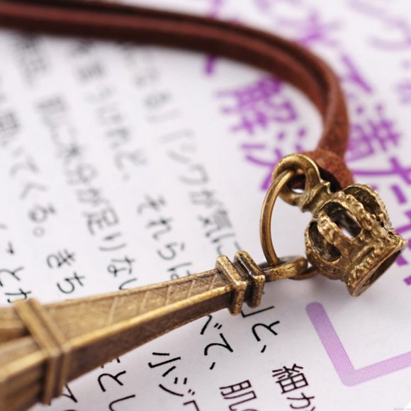 Eiffel Tower Paris Necklace Leather Cord - Picture 4 of 9